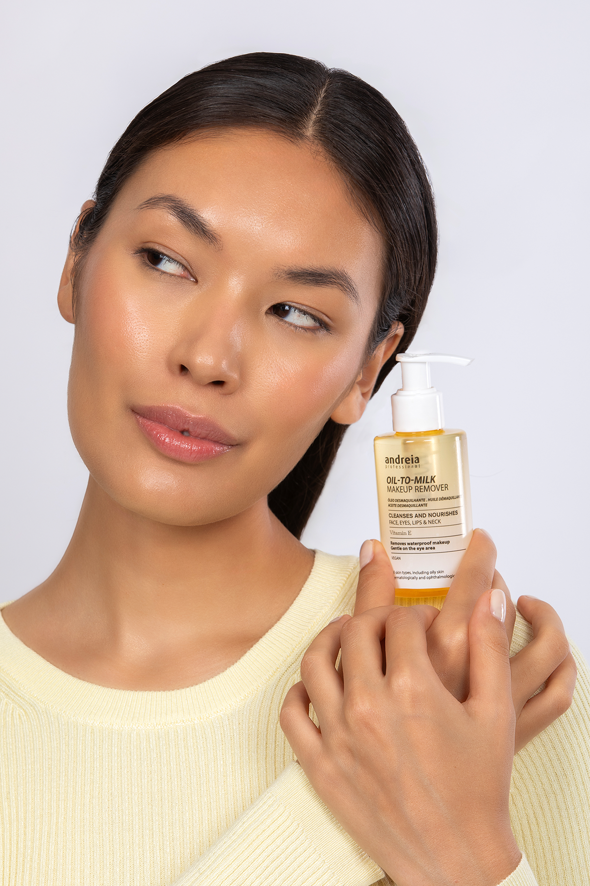 OIL-TO-MILK MAKEUP REMOVER