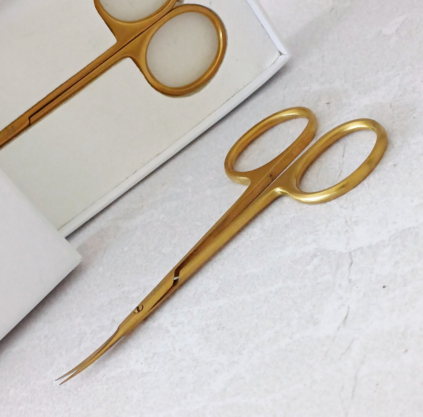 Ciseaux cuticules T02